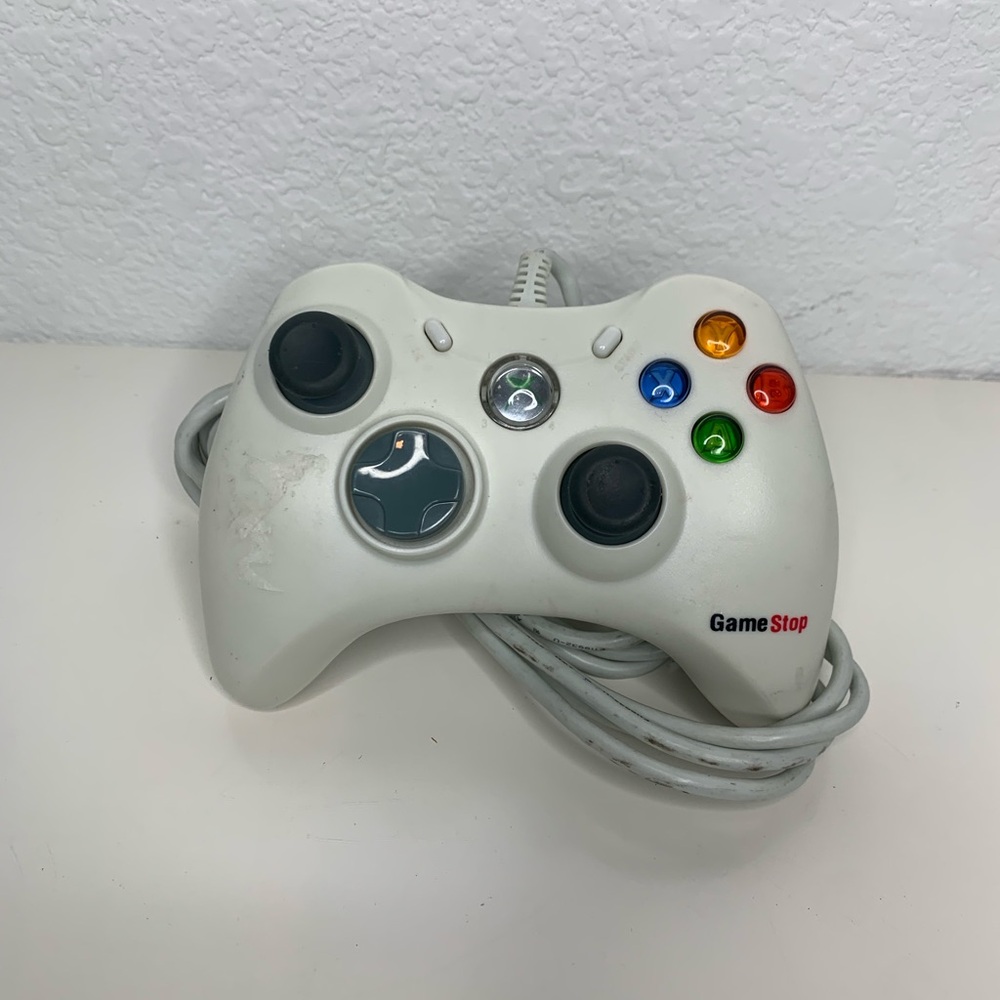 White Wired Controller for Xbox360 GameStop edition used